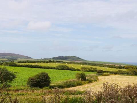 Ty Rhos, Farm Stay, Sleeps 4, Rhoshirwaun 2 Miles From アベルダロン エクステリア 写真